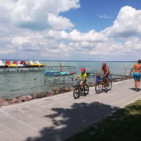 In Siofok/balaton 19933 *