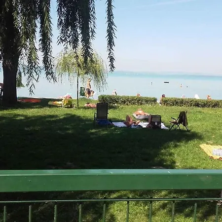 In Siofok/balaton 19933 *